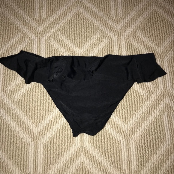 Tori Praver bikini bottoms - Picture 2 of 2